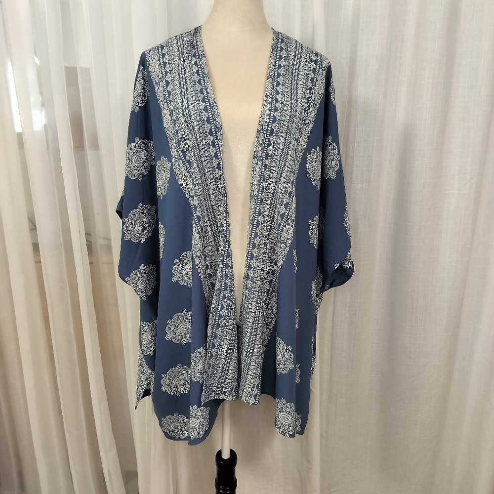 2/$30 Blue & White Satin Kimono Swim Coverup Size XL Made‎ in USA